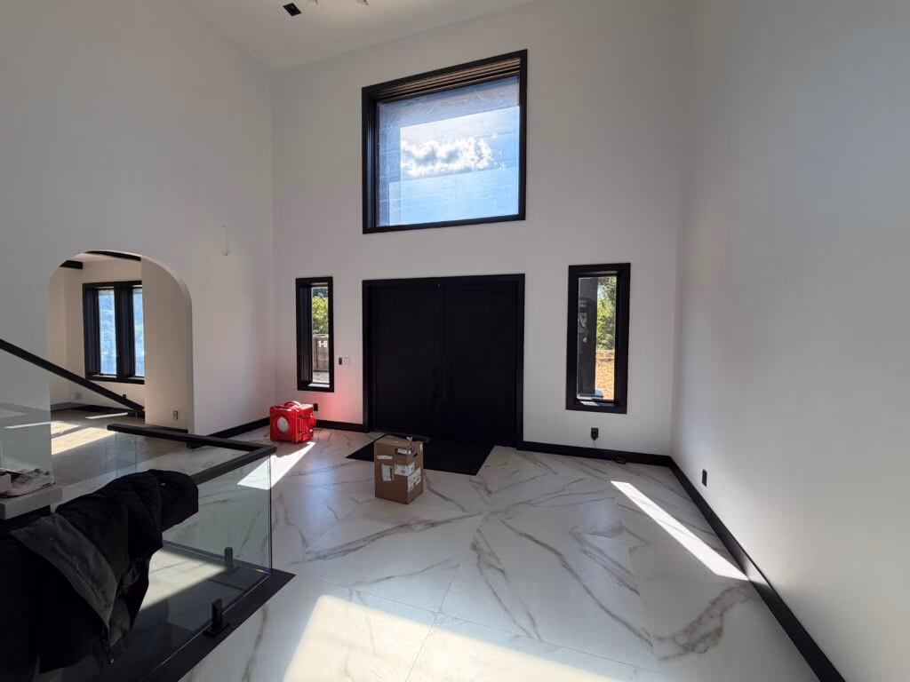 Norman woodlore plus shutters in classic black - Foyer Before