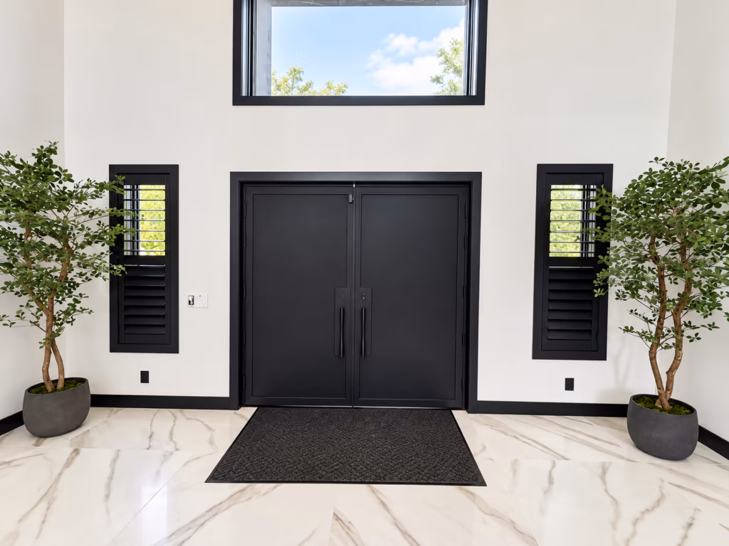 Norman woodlore plus shutters in classic black - Foyer After